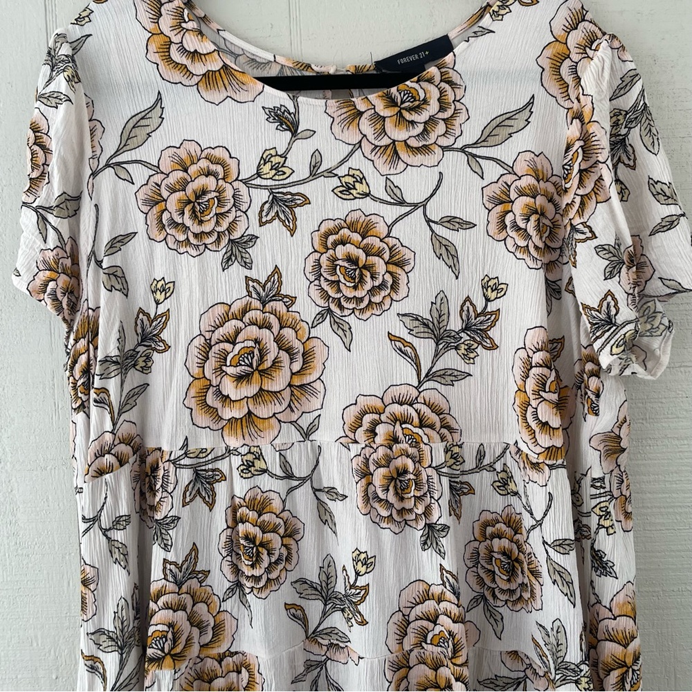 Plus Size Blush Floral Ruffle Blouse - Picture 2 of 4